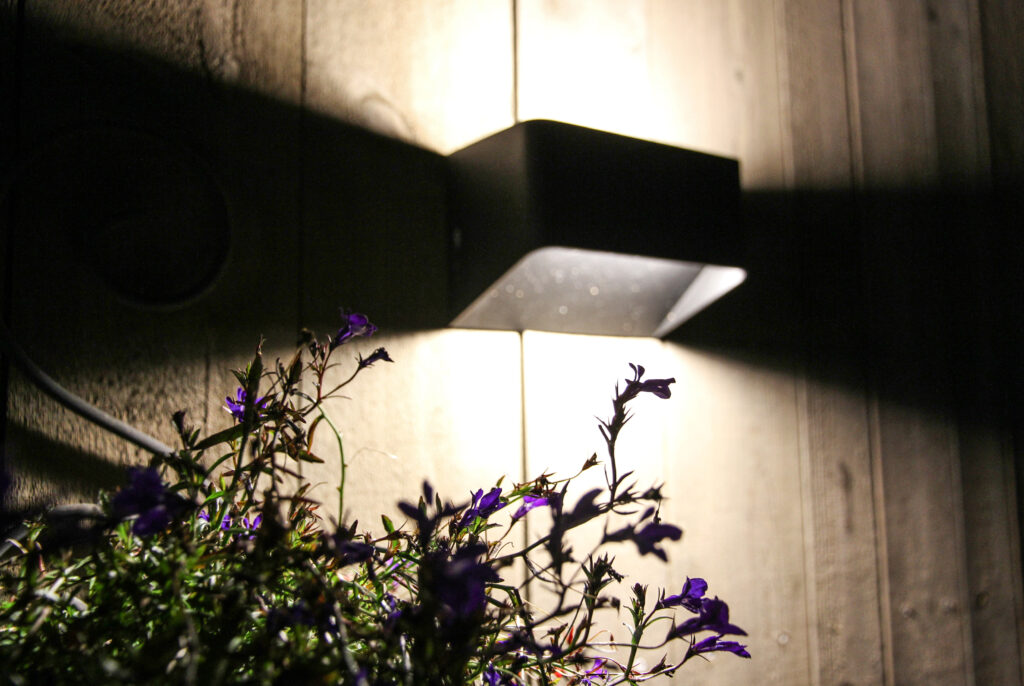 Outdoor lamps